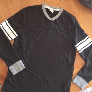 Abercrombie &Fitch long sleeve tee -S